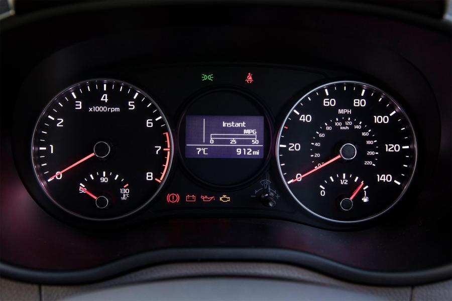 Панель приборов Kia Picanto X-Line S (JA) 2018 года  (UK) (фото 19 из 25)